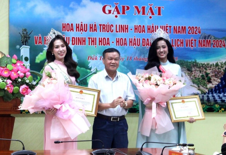 UBND tỉnh tổ chức gặp mặt Hoa hậu Hà Trúc Linh và Hoa hậu Đinh Thị Hoa